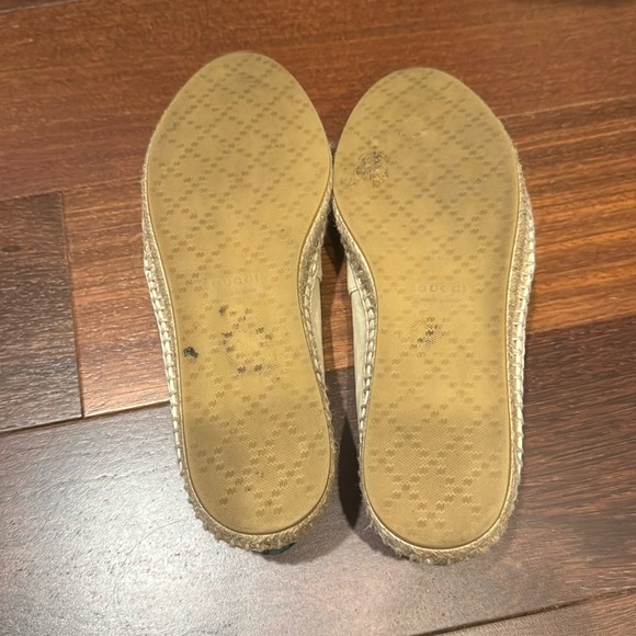 Gucci🎉host pick🎉🎈 Pilar leather espadrille with embroidered flowers - Picture 9 of 14